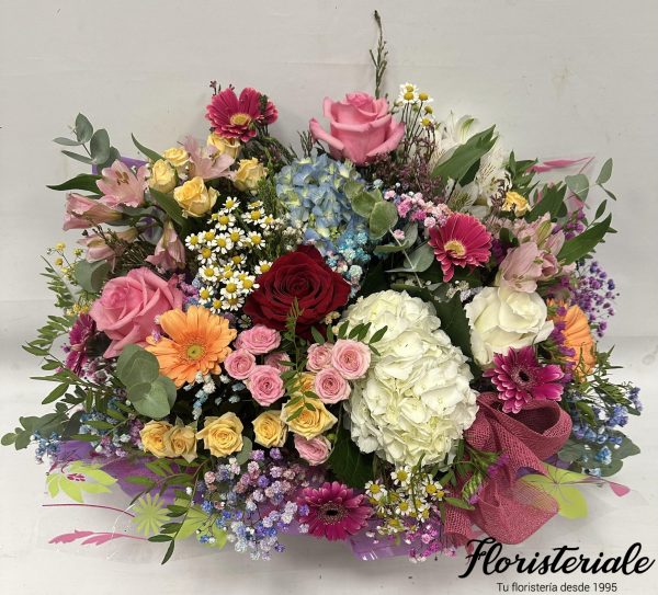 CAJITA DE MADERA CON FLORES FRESCAS
